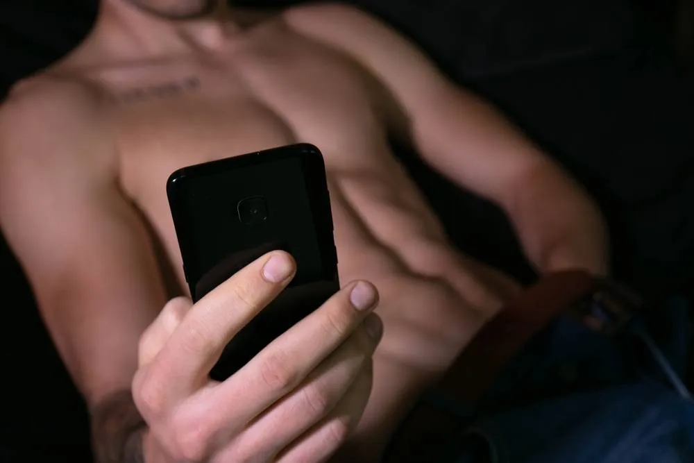 sexting 101 the ultimate guide to steaming up your text game master the art of artistic textual pleasure 5