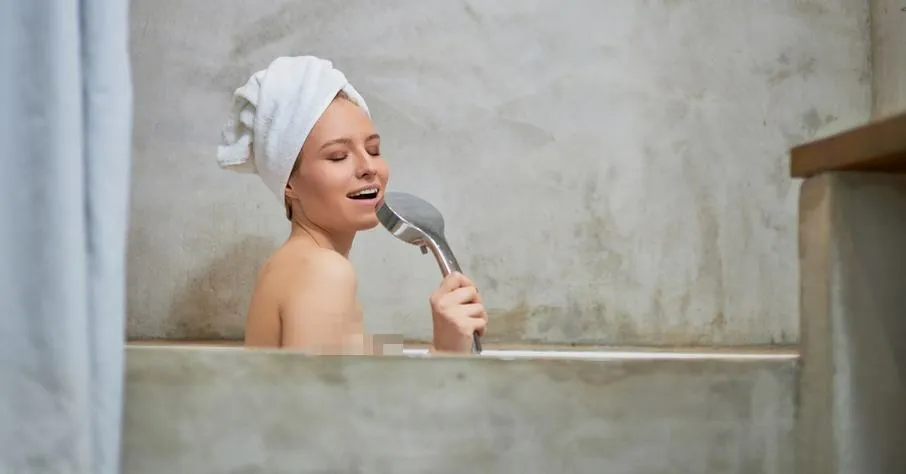 shower blurred tmp