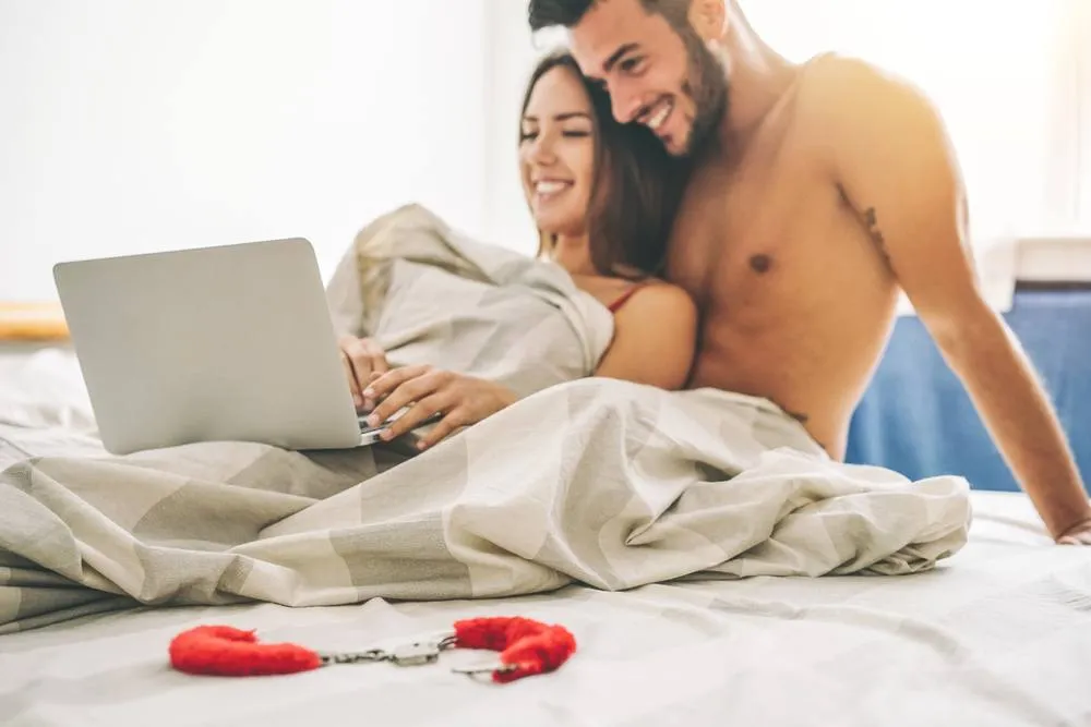 how to watch porn with your girlfriend enjoy it together 2