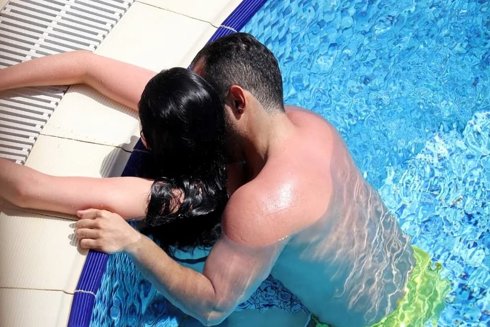 is it safe to dive into sex in a swimming pool or hot tub 3